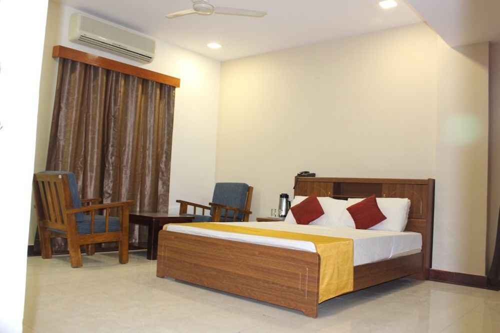 Oyo 3722 Hotel Stayeasy Majestic Bangalore Exterior foto