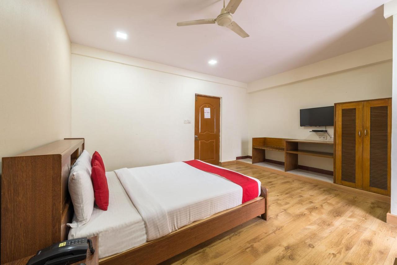 Oyo 3722 Hotel Stayeasy Majestic Bangalore Exterior foto