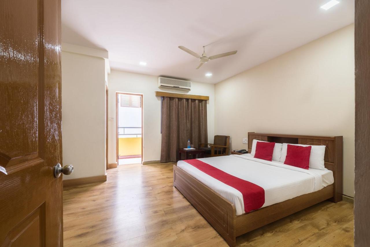 Oyo 3722 Hotel Stayeasy Majestic Bangalore Exterior foto