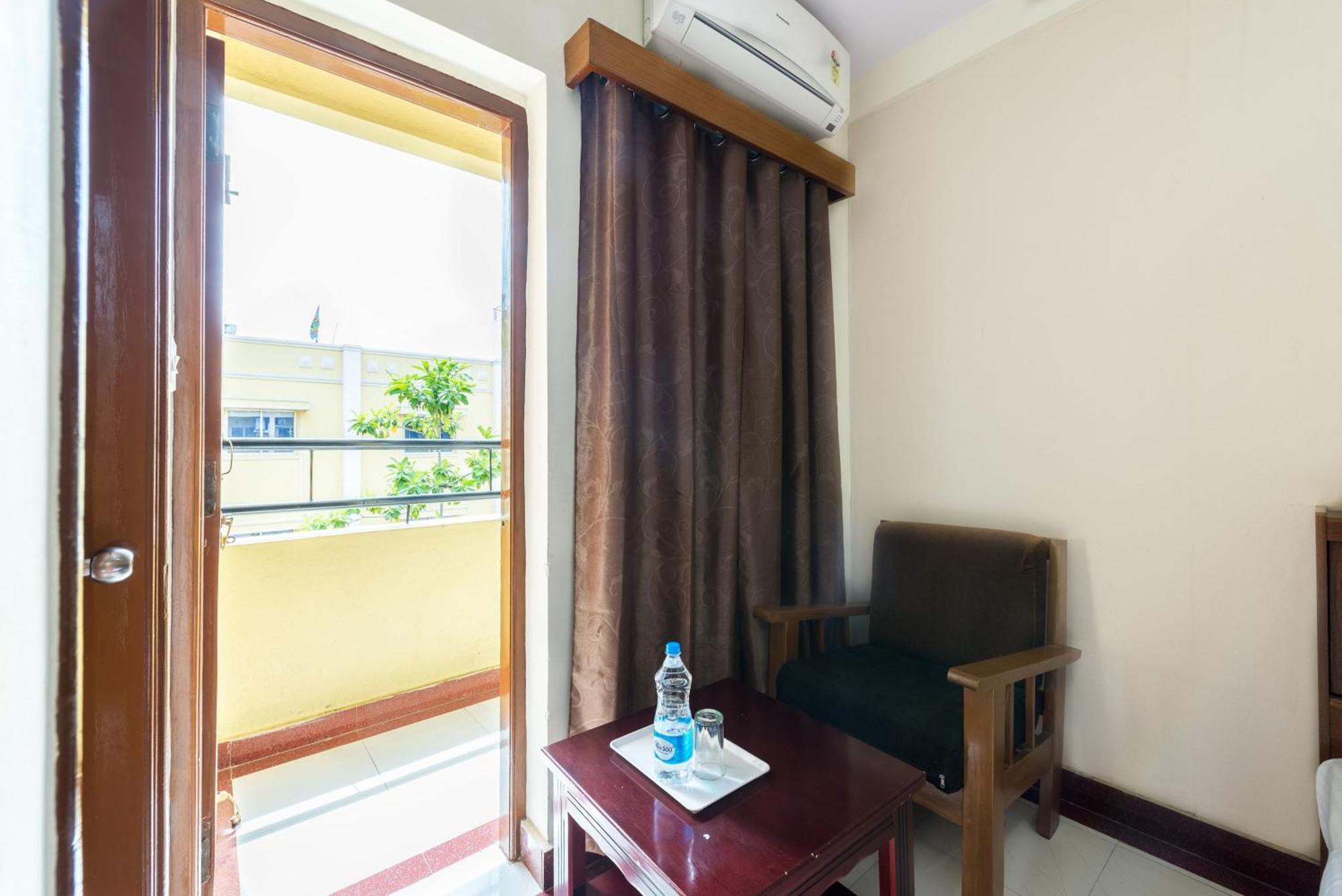 Oyo 3722 Hotel Stayeasy Majestic Bangalore Exterior foto